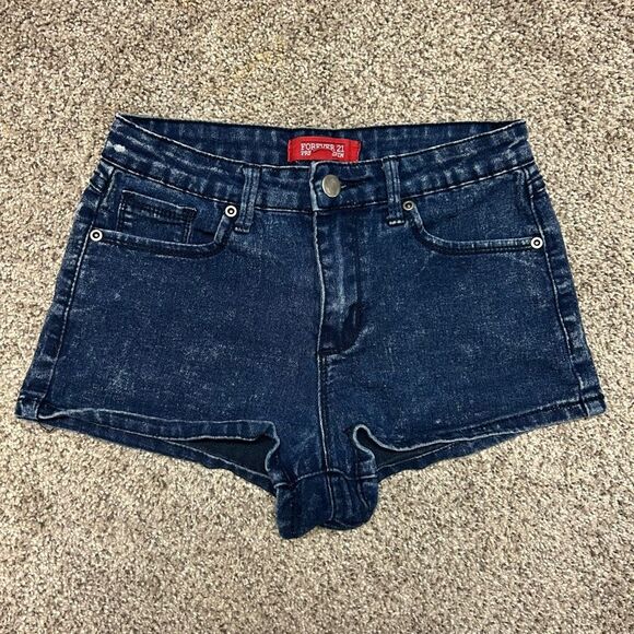 Forever 21 Women’s Size 25 Dark Denim Shorts - Picture 2 of 7